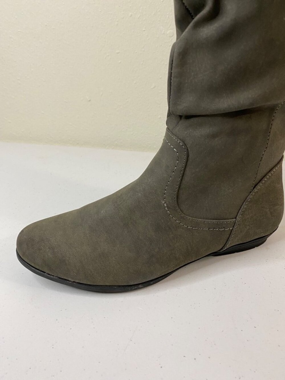 Women Knee High Boots Gray Slouchy Full Zip Flat Casual Size 6 W - Picture 4 of 11